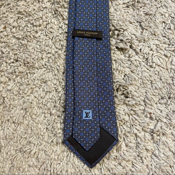 Louis Vuitton Other - Louis Vuitton blue printed silk tie